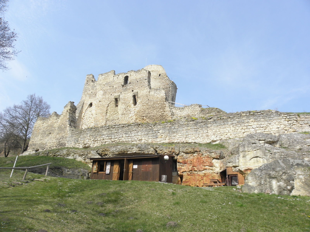 hrad Michalovická putna 45