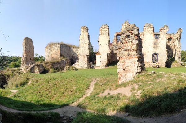 210914 zříc_Zvířetice PANO 1 e